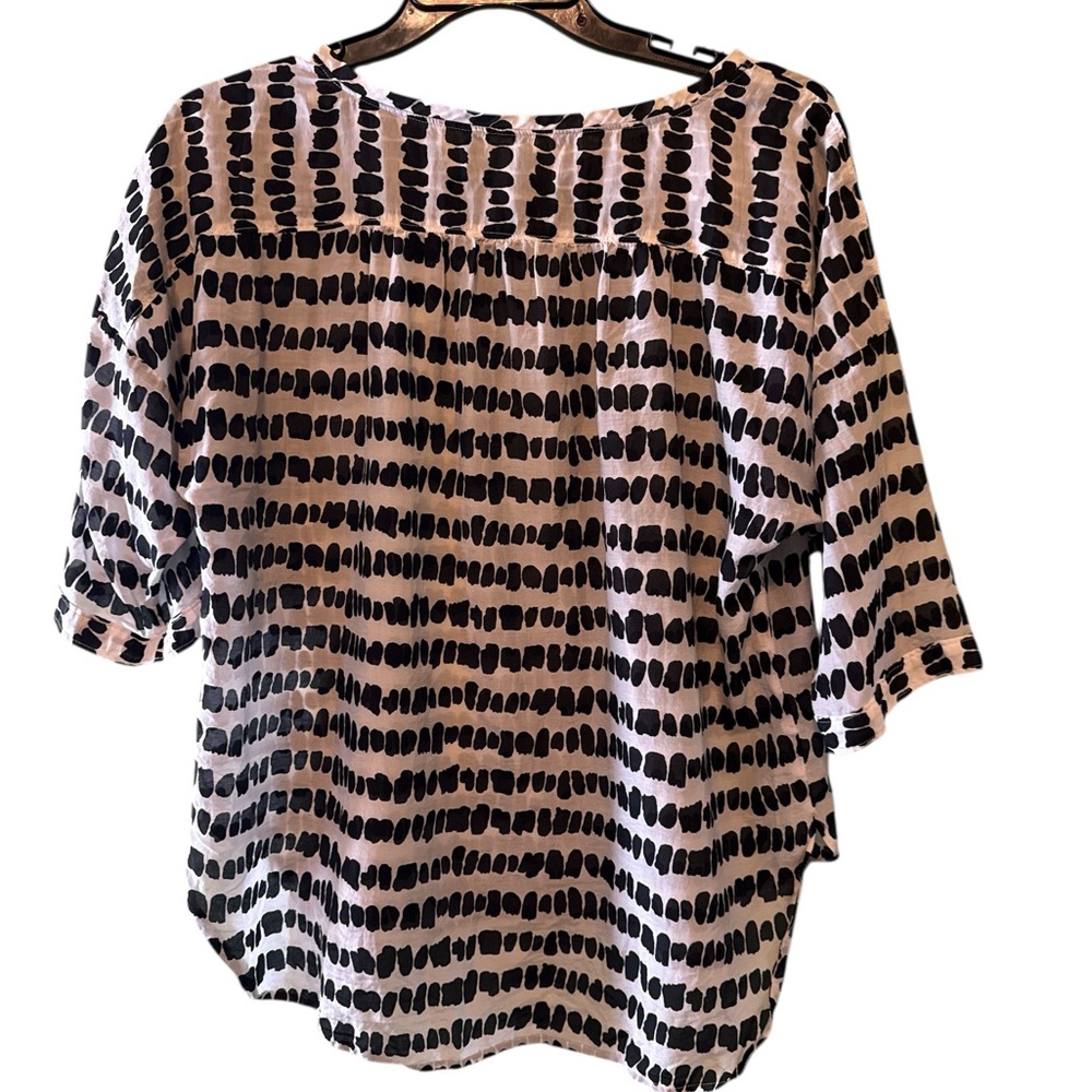 LOFT Top Sz Medium Smock Black White 3/4 Sleeves High Low Hem Round Neck Blouse - Picture 2 of 3